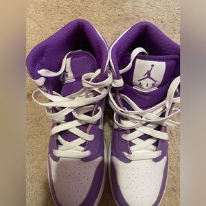 Nike air Jordan 1’s mid shoes